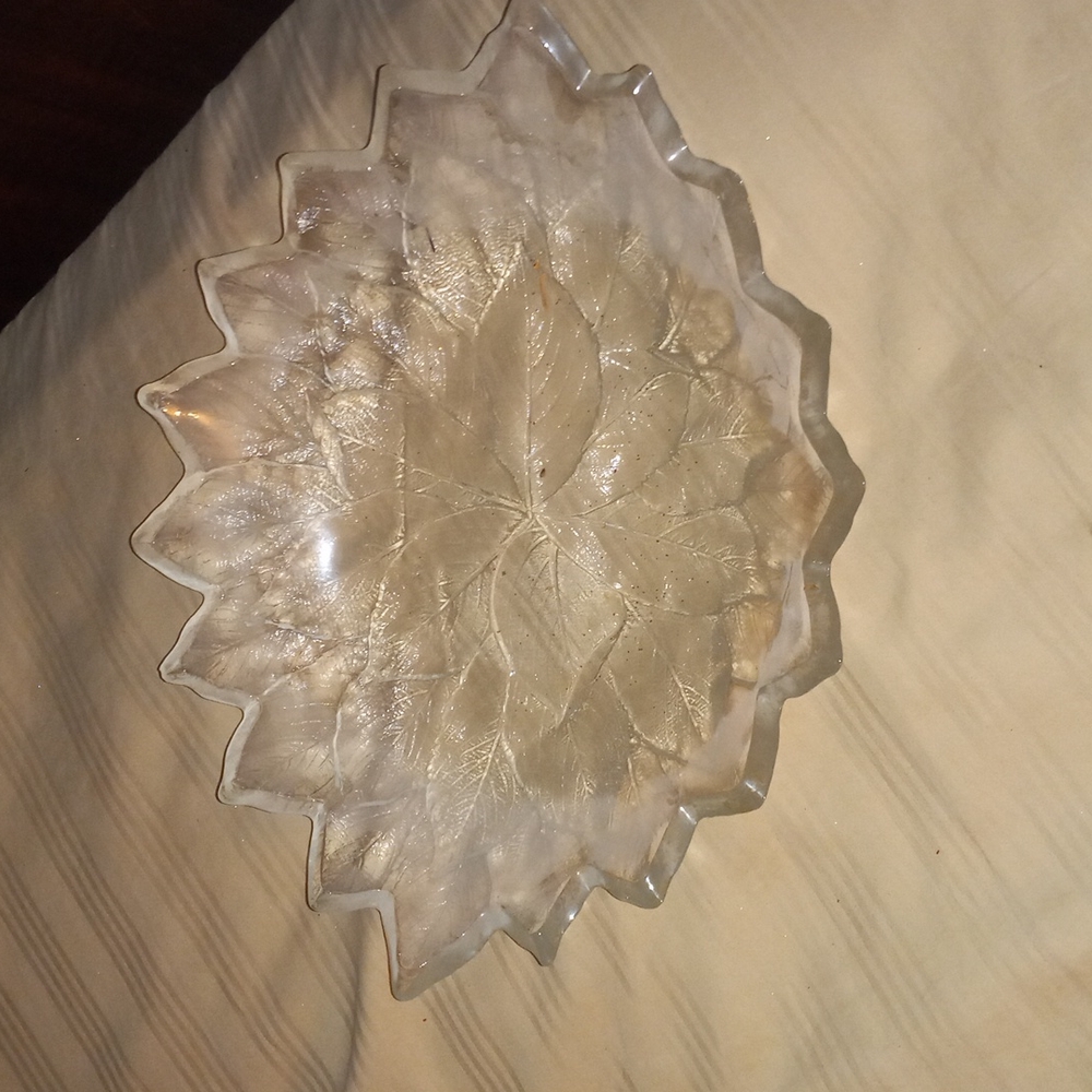 Glass poinsettia shaped dish bowl for party's/ holiday's/ Xmas/ New Year's...